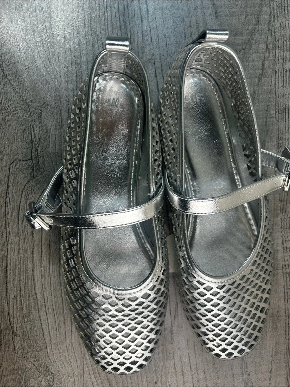 H&M Silver Metallic Mesh Mary Jane Ballet Flats Women’s Size 9 (40) Shoes
